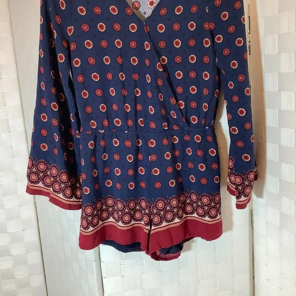 blu pepper navy print romper size large